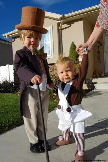 Willy-Wonka-and-Oompa-Loompa-DIY-Halloween-Costume