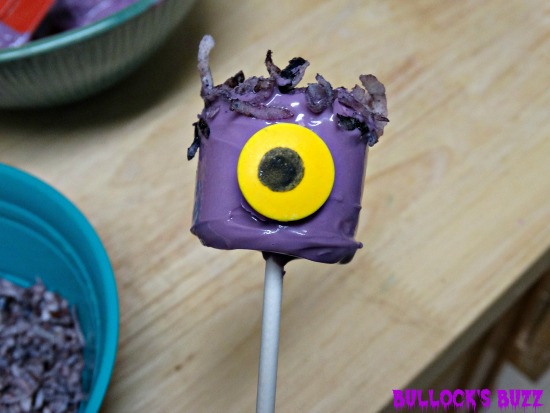 One-Eyed-Purple-People-Eater-Marshmallow-Pops-pic16