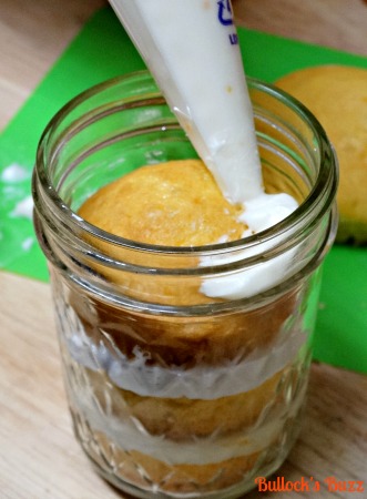 trumoo-orange-screamsicle-cupcakes-in-a-jar-recipe12