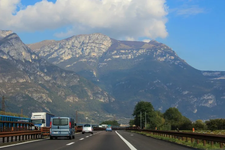 6 ways to save on summer travel