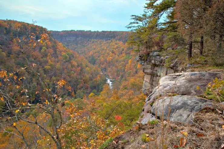 the little river canyon in alabama fall