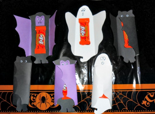 Last Minute Halloween Treats Creepy Candy Bars
