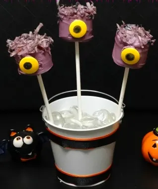 Last Minute Halloween Treats purple people eater marshmallow pops