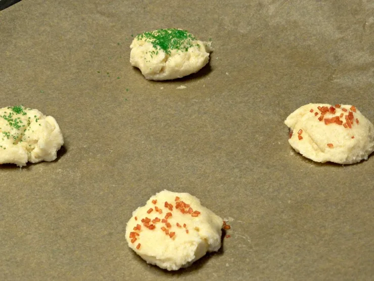 vanilla butter cookies Glade Winter collection add sprinkles to cookie dough then bake