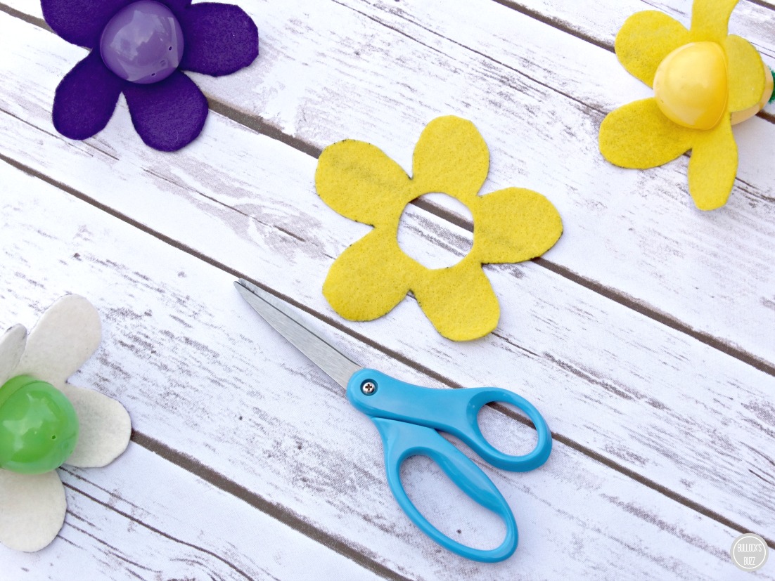 DIY Easter Basket for the gardener DIY Candy Filled Easter Egg cut out flowers