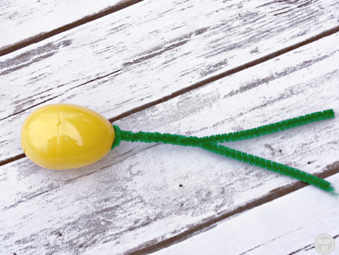 DIY Easter Basket for the gardener twist pipe cleaner ends together