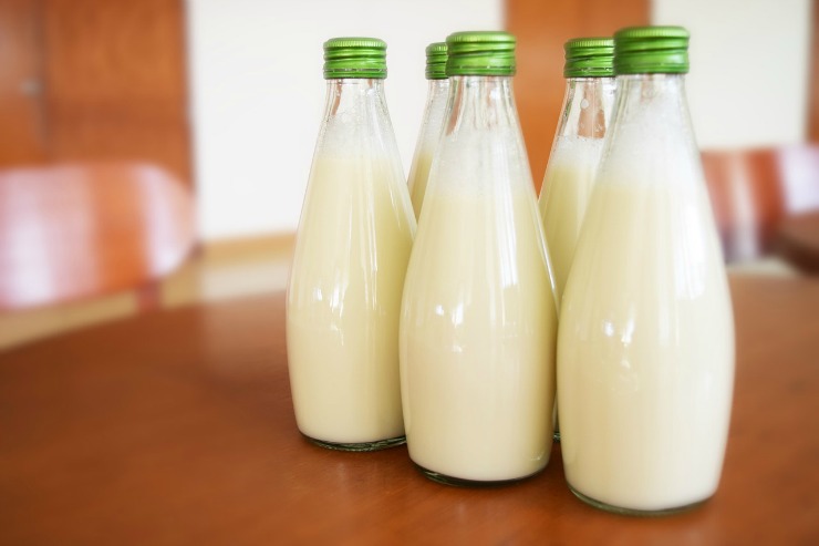 3 Easy Ways To Ensure That Your Kids Healthy & Active drink lots of milk