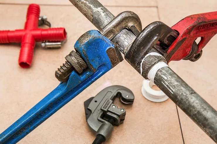 hiring a plumber main image