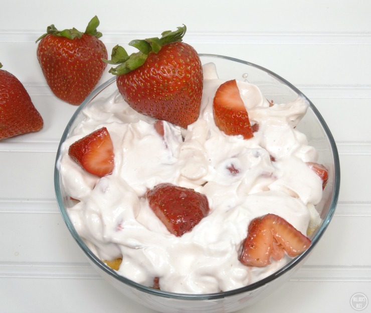 Angel Food Strawberry Yogurt Trifle finished layering