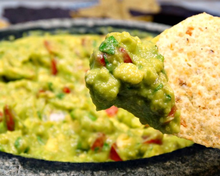 Guacamole with IMUSA Molcajete and tejolote mortar and pestle cinco de mayo featured1