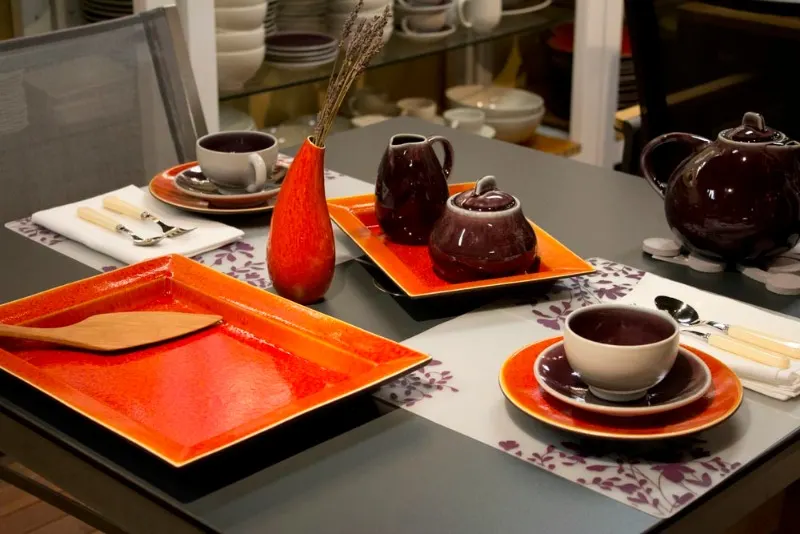 Inspired Ideas To Bring Bolder Colors Into Your Home dinnerware