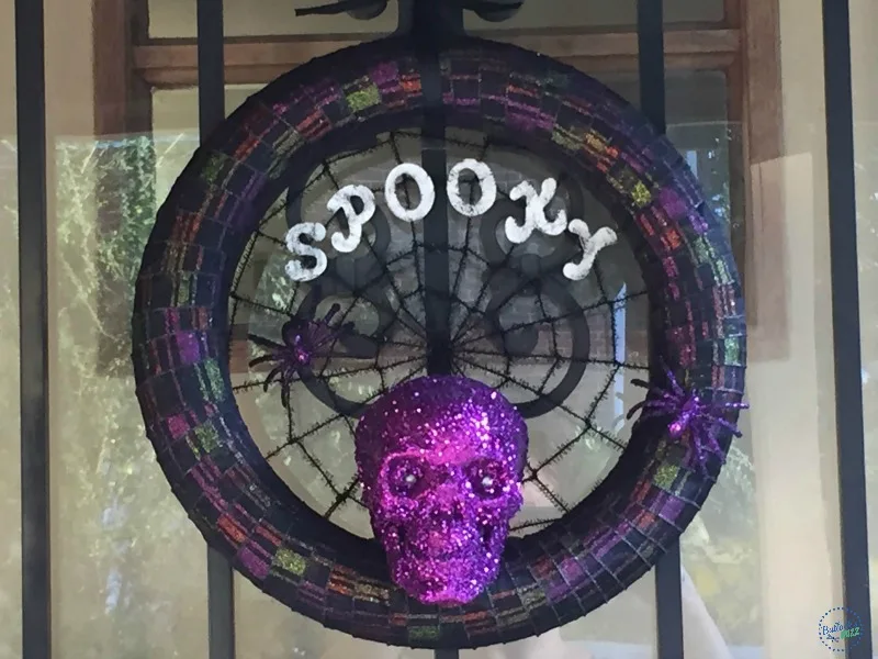 diy-spooky-halloween-wreath-outside-on-door