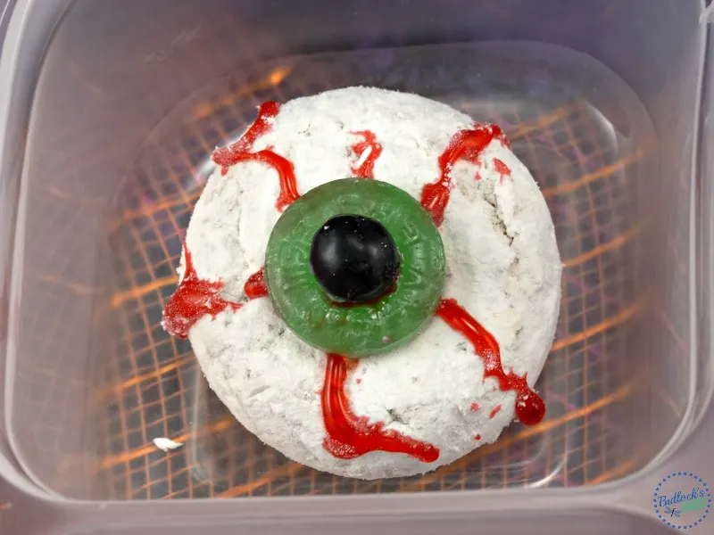 halloween-lunch box-donut-eyeball