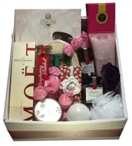 plum gifts the pamper hamper