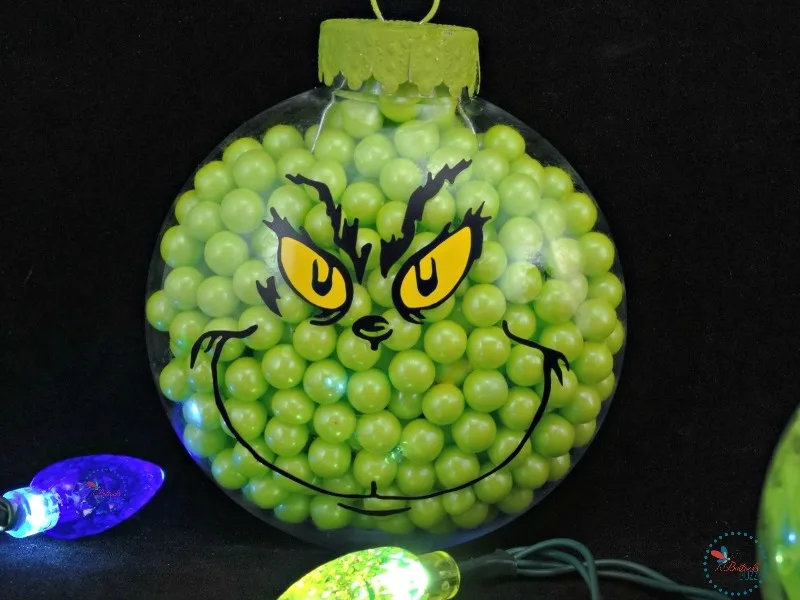 DIY-grinch-christmas-ornaments-candy-filled