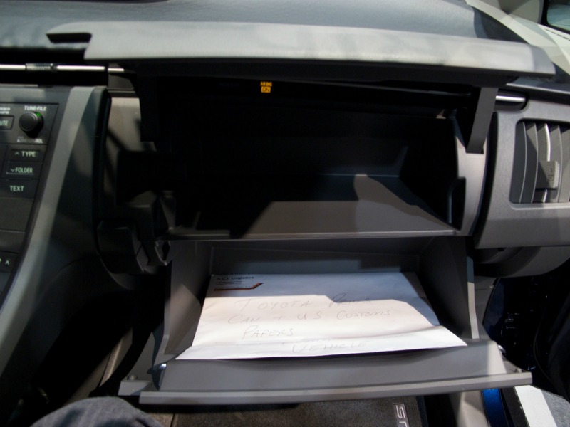 Items You Should Keep In Your Car's Glove Compartment