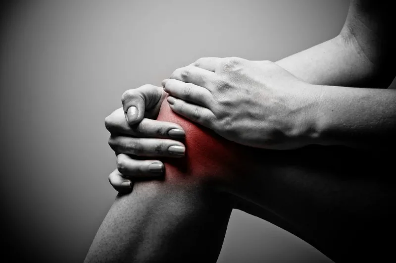 How to Deal with Common Aging Issues joint pain