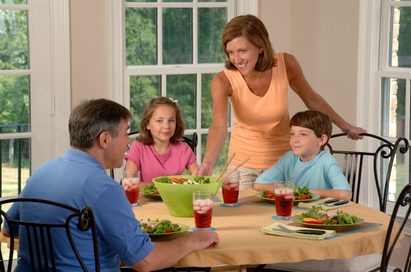 family health eat dinner together