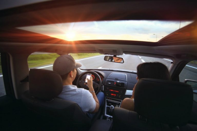 Prevent Distracted Driving with These 6 Simple Tips