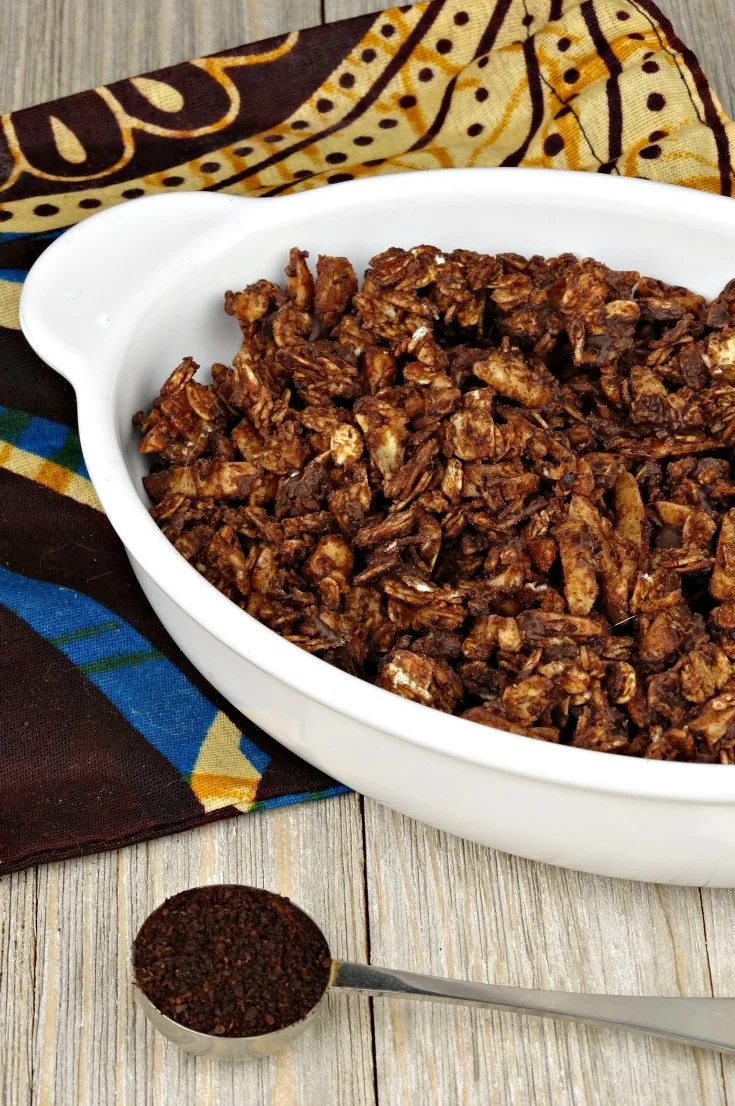With a hint of dark chocolate, rich coffee undertones and sweet almonds, honey and vanilla, these crunchy clusters of Mocha Granola pack an irresistible punch!