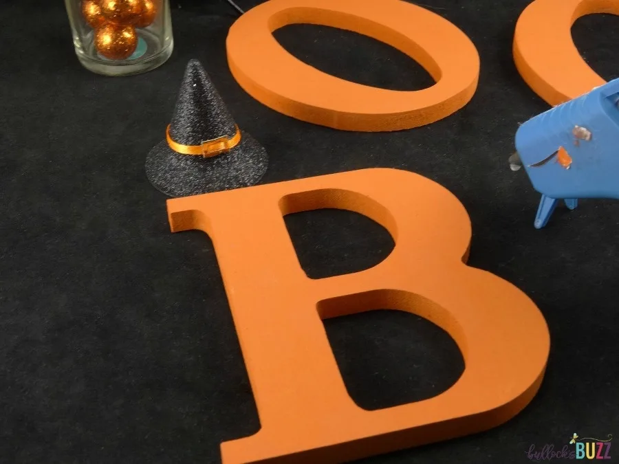 Halloween Wreath tutorial add embellishments to painted letters
