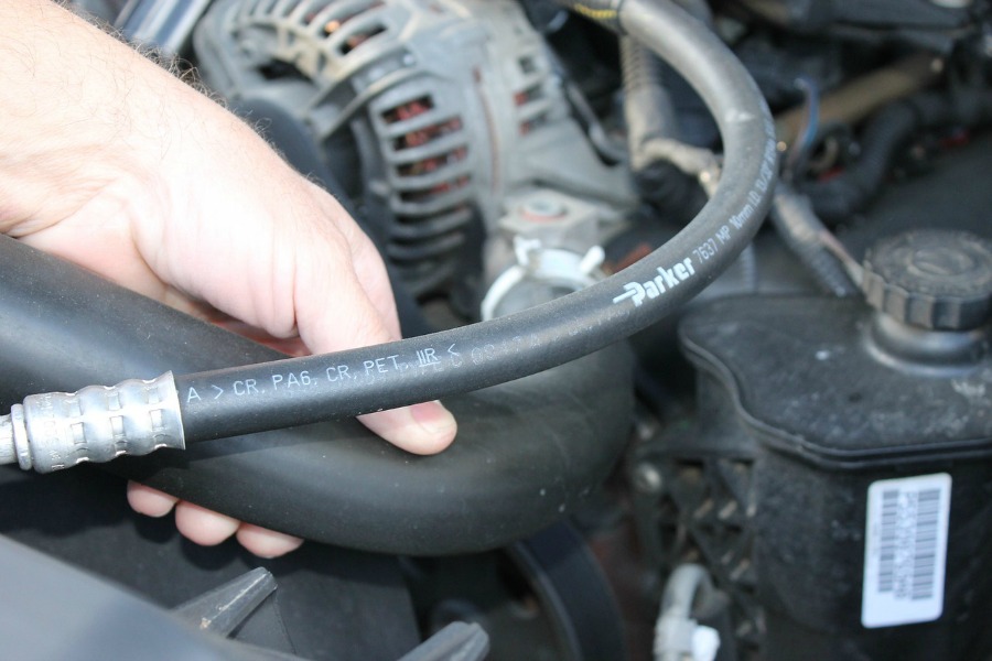 10 basic car maintenance procedures check hoses