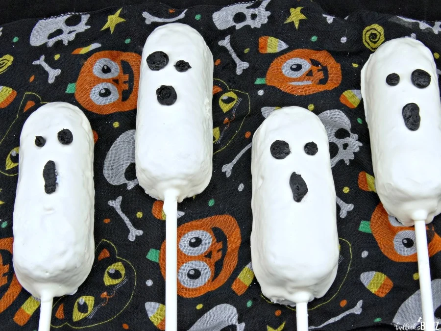 Halloween Ghost Treats with Twinkies are so much fun!