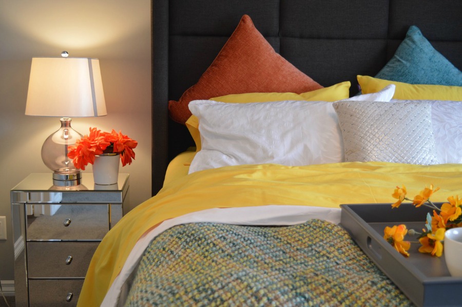 How to choose the perfect bedding set for your room