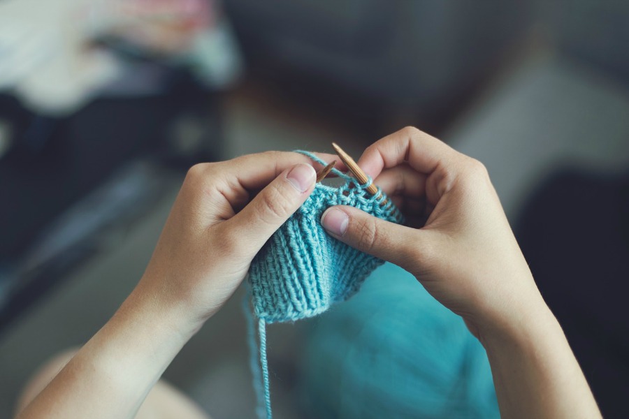 different tools are used when knitting and crocheting