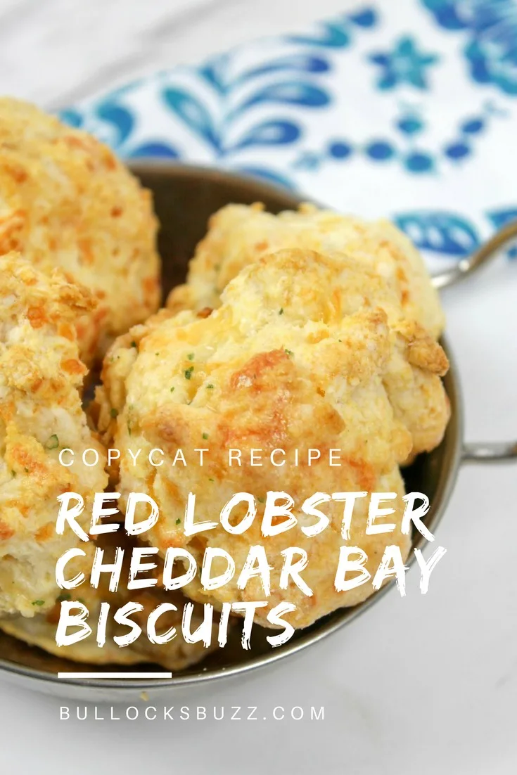 This copycat recipe for Red Lobster Cheddar Bay Biscuits is melt-in-your-mouth delicious #biscuits #cheddarbiscuits #recipe