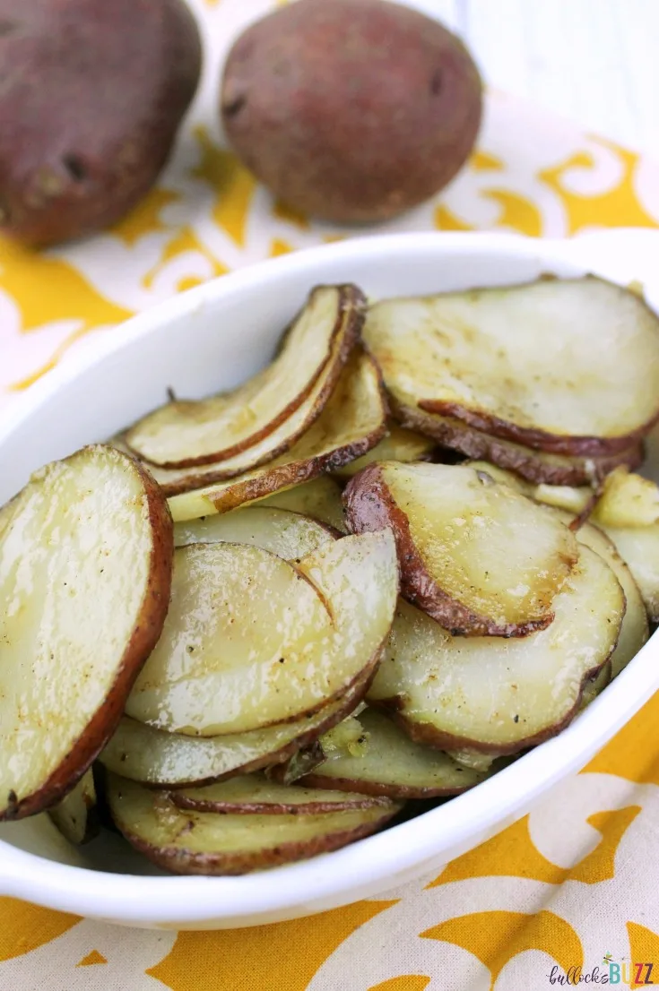 This Oven Roasted Red Potato recipe is pretty quick, easy, and absolutely perfect for a weeknight side dish or weekend brunch. In fact, it makes a tasty side dish at just about any meal! Serve them up with your favorite protein, and they won't disappoint. #easyrecipes #sides #sidedishes