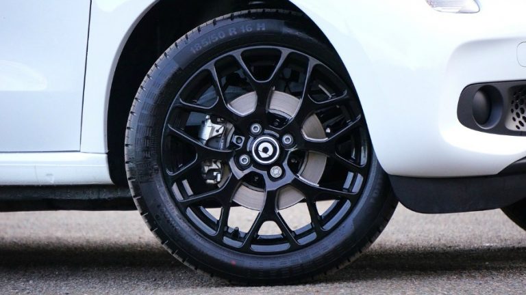 Inspecting Car Tires – What Should You Look For?