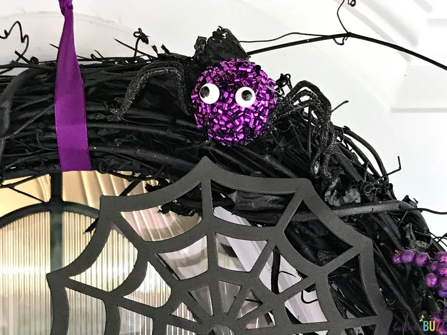 diy black and purple halloween wreath using new plasti dip craft line close up spider
