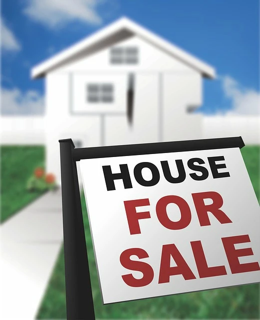 How to Hire the Right Moving Company for sale sign
