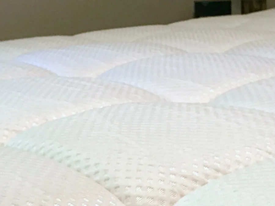 new dreamcloud mattress review tufted cashmere cover