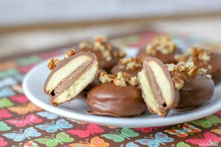 Vanilla Wafer Turtle Cookies - Caramel, Chocolate and Pecan Sandwich Cookies