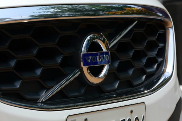 2019 Volvo XC60 - 4 Awesome Features
