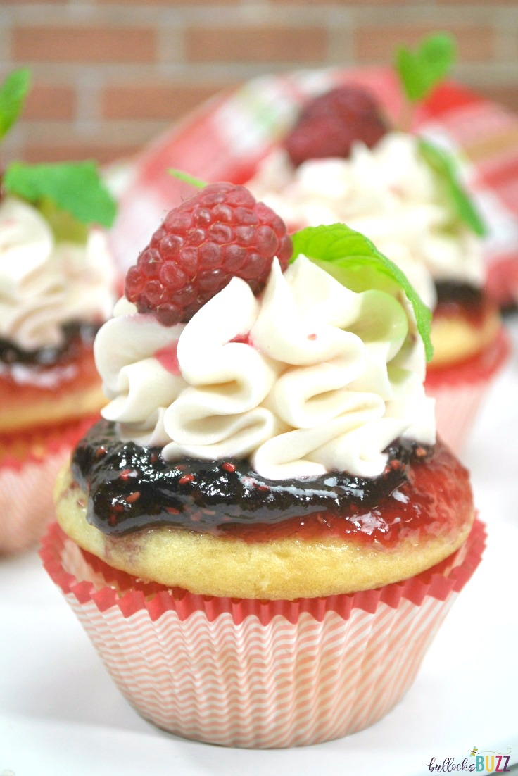 easy vanilla raspberry jam cupcakes