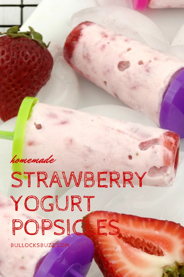 The sweetness of fresh strawberries mingles perfectly with the tanginess of vanilla Greek yogurt in these deliciously refreshing (and healthy) Strawberry Yogurt Popsicles. A quick and easy yogurt popsicle recipe the whole family will love!! #recipes #popsiclerecipe