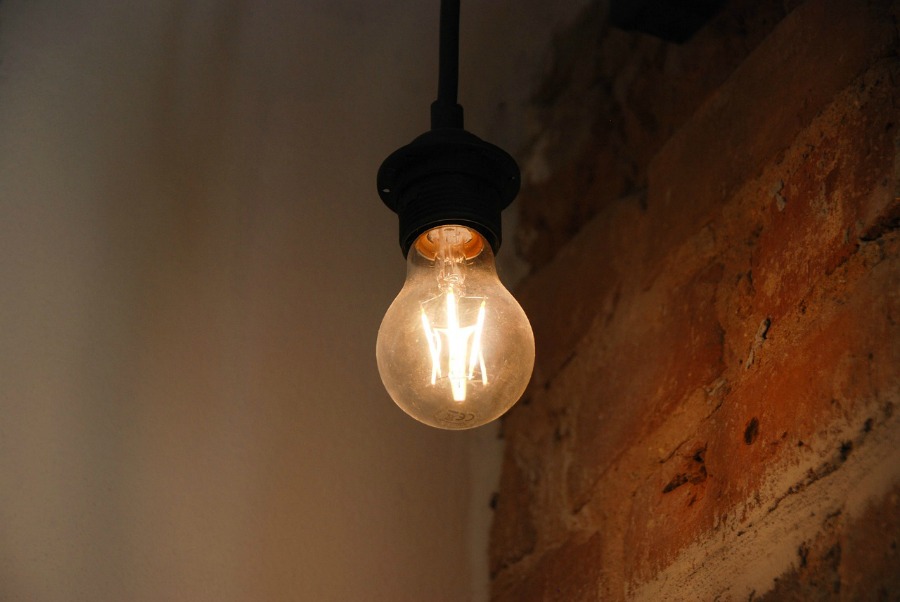 electric light bulb electrical problem