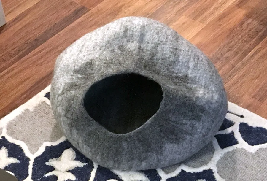 cat cave in heather grey