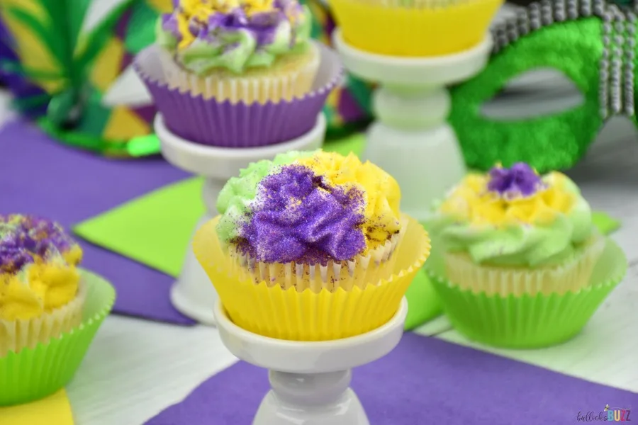 easy recipe for Mardi Gras cupcakes