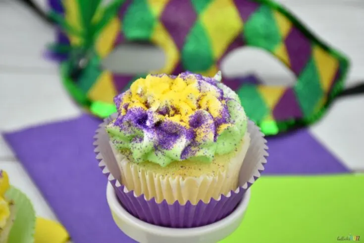 vanilla cupcakes Mardi Gras