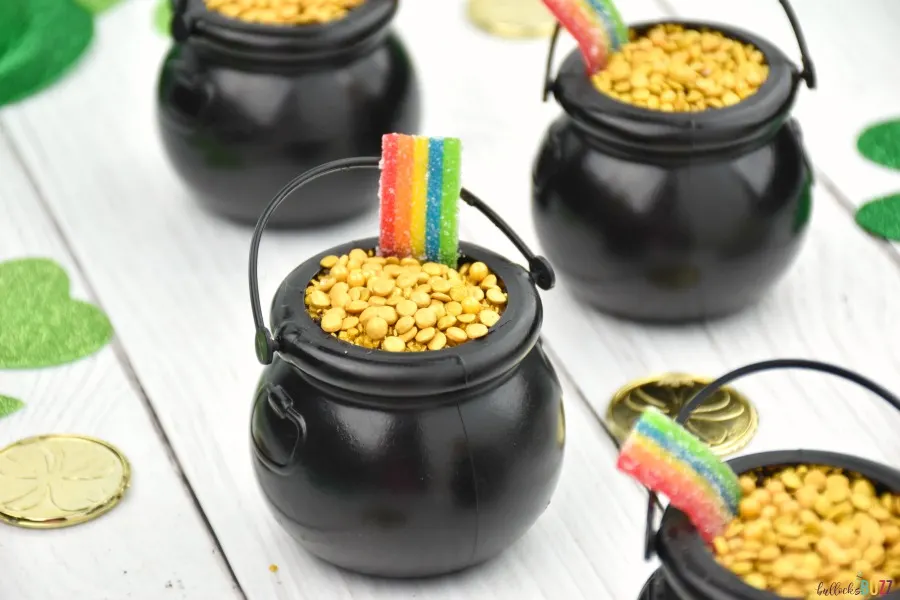 easy dirt cup desserts for St. Patrick's Day