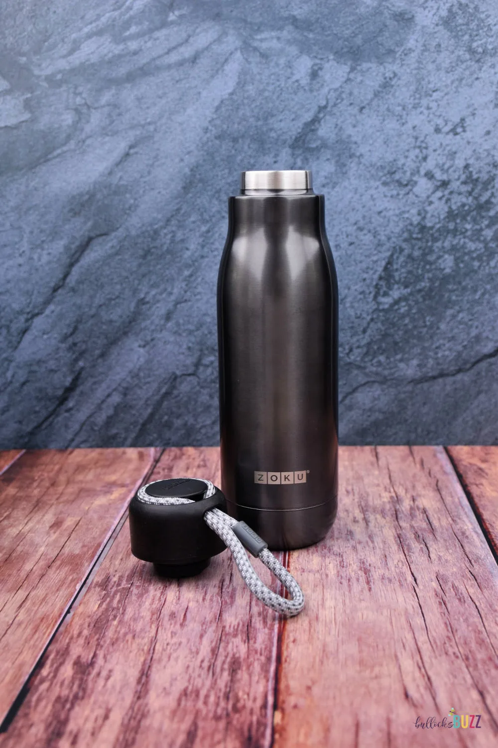 The best water bottles should be convenient, functional, and safe from harmful chemicals., just like this Zoku Stainless Steel Water Bottle.