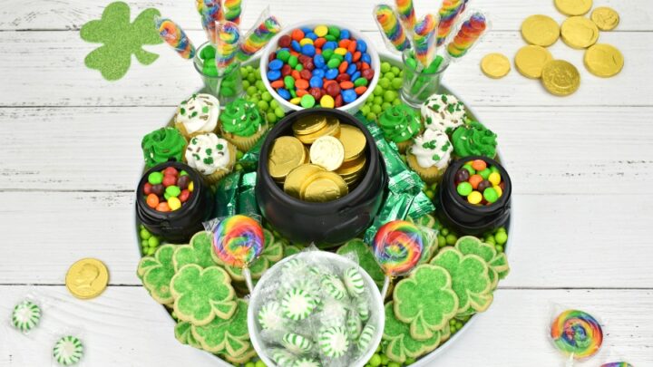 https://bullocksbuzz.com/wp-content/uploads/2020/03/easy-St.-Patricks-Day-Dessert-Charcuterie-Board-720x405.jpg