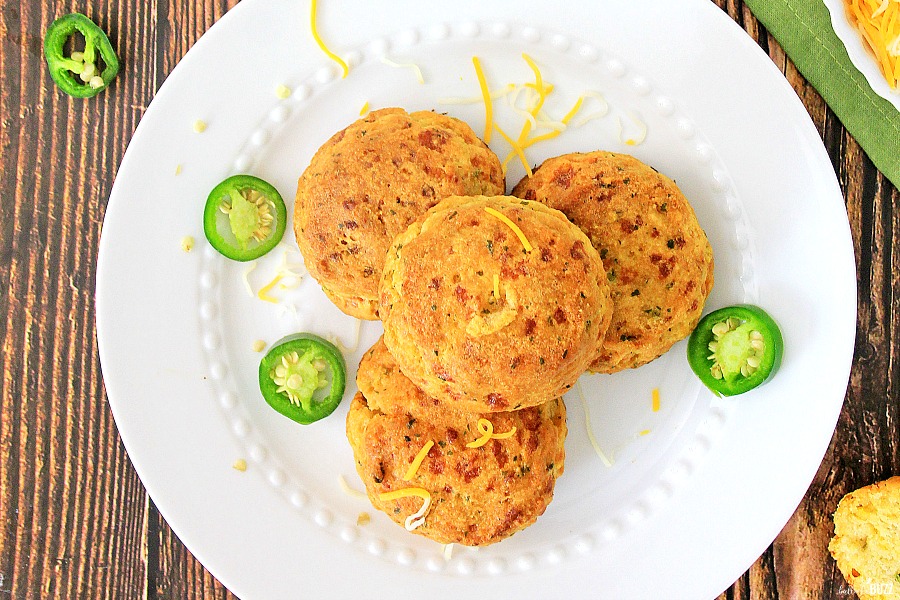 easy Jalapeño Cheddar Cornbread Muffins recipe