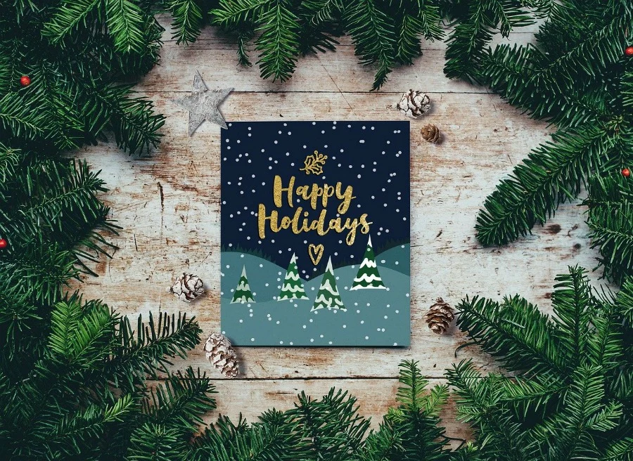 why its a good idea to use holiday card templates