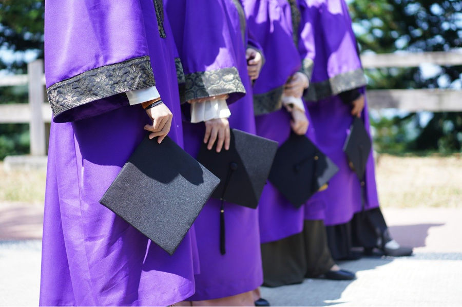 tips on how to graduate in style.
