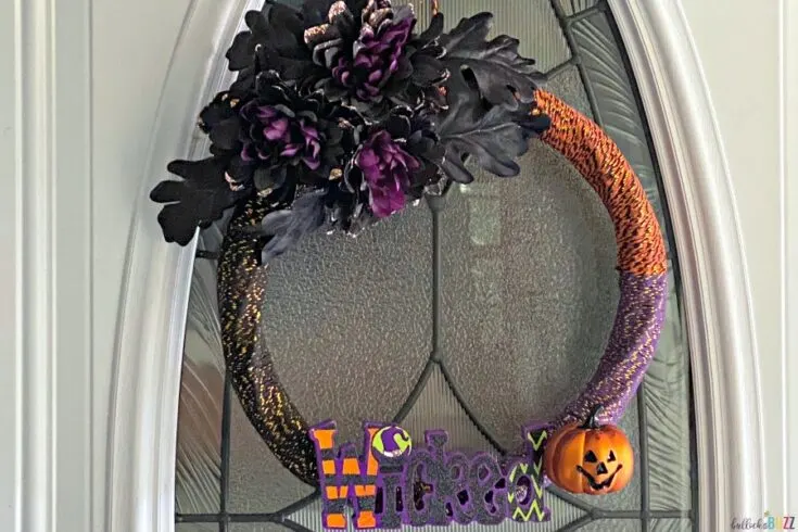 easy DIY Halloween Wreath idea using Dollar Tree supplies